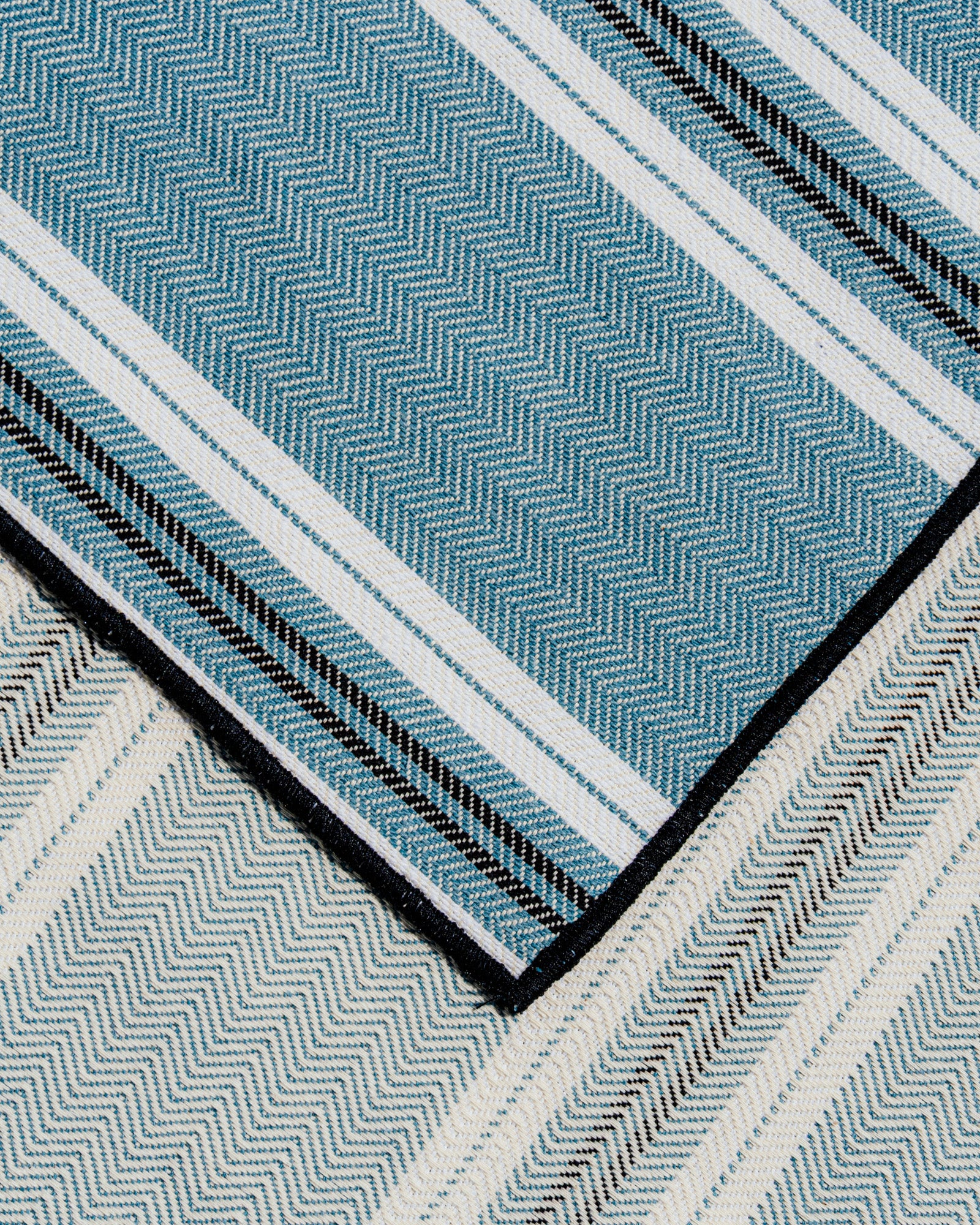 Servilleta de rayas azul