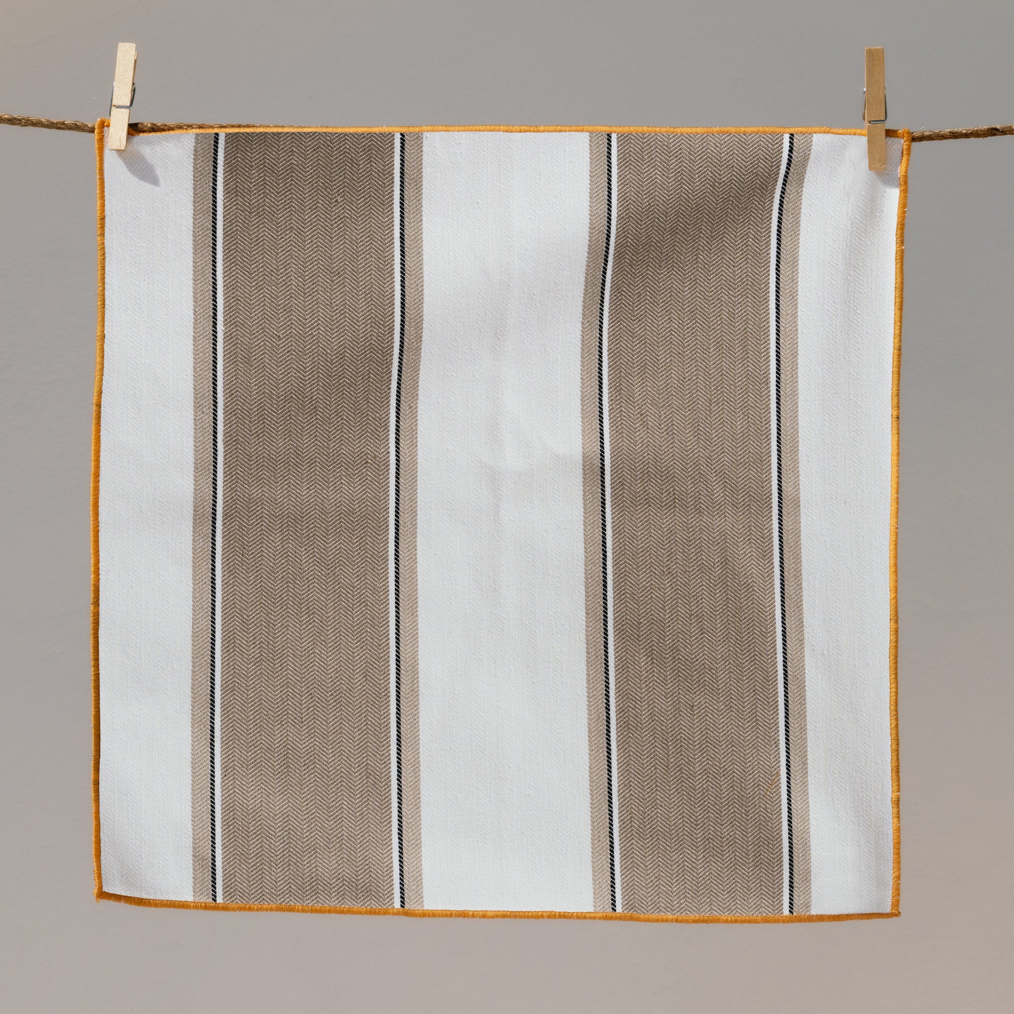 Servilleta de rayas beige